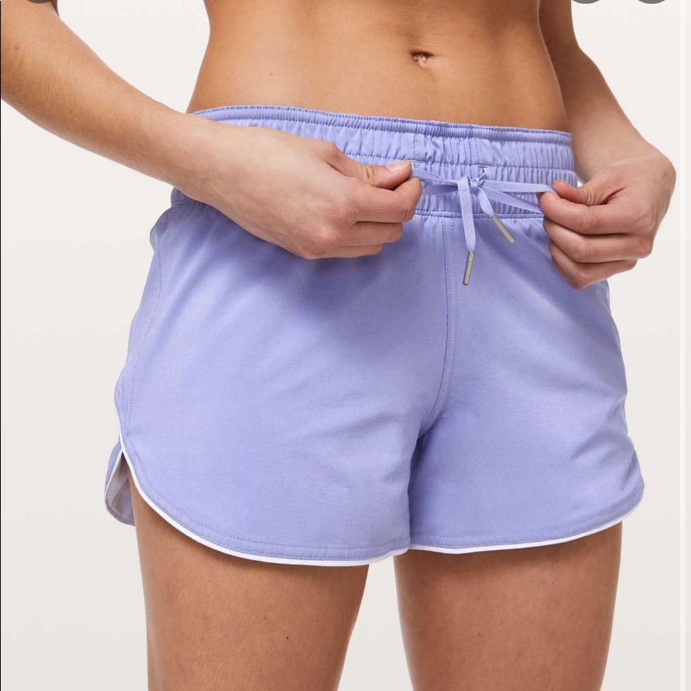 Lululemon choose a side 3 inch inseam reversible short lavender cloud sz 8